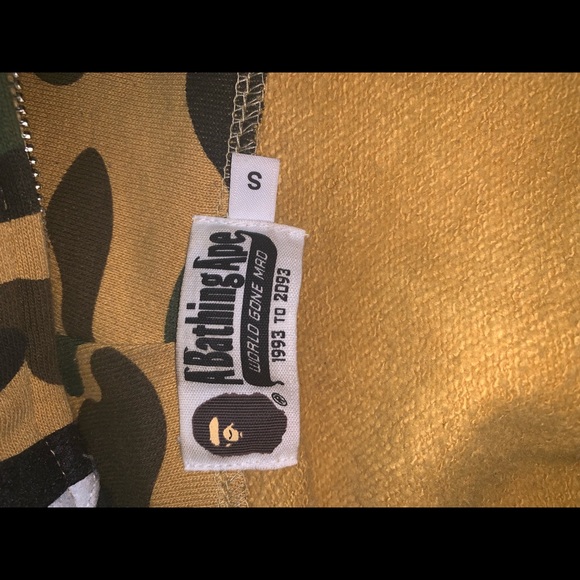 Bape hoodie - Picture 3 of 7